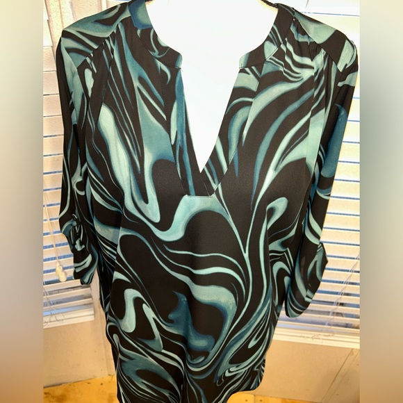 Worthington OX 100% polyester emerald green/black quarter button sleeve - Picture 2 of 7